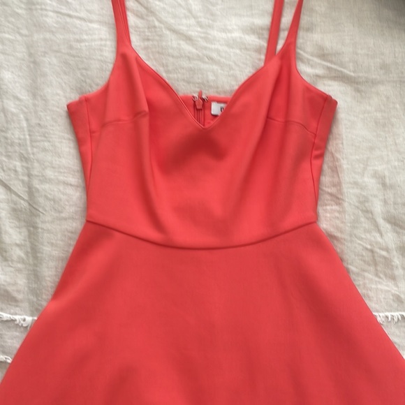 Coral Fun, flirty Alice and Olivia dress - Picture 4 of 6